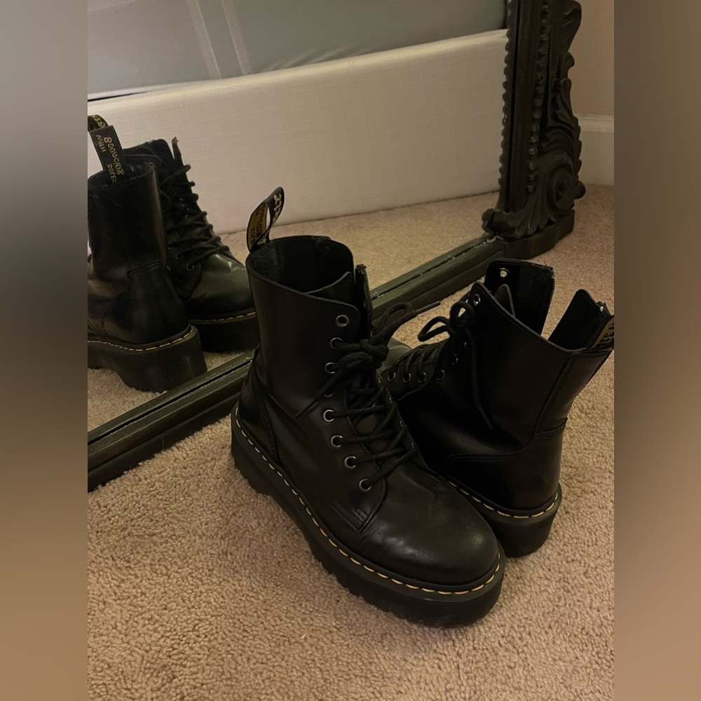 Platform black Doc martens size 8